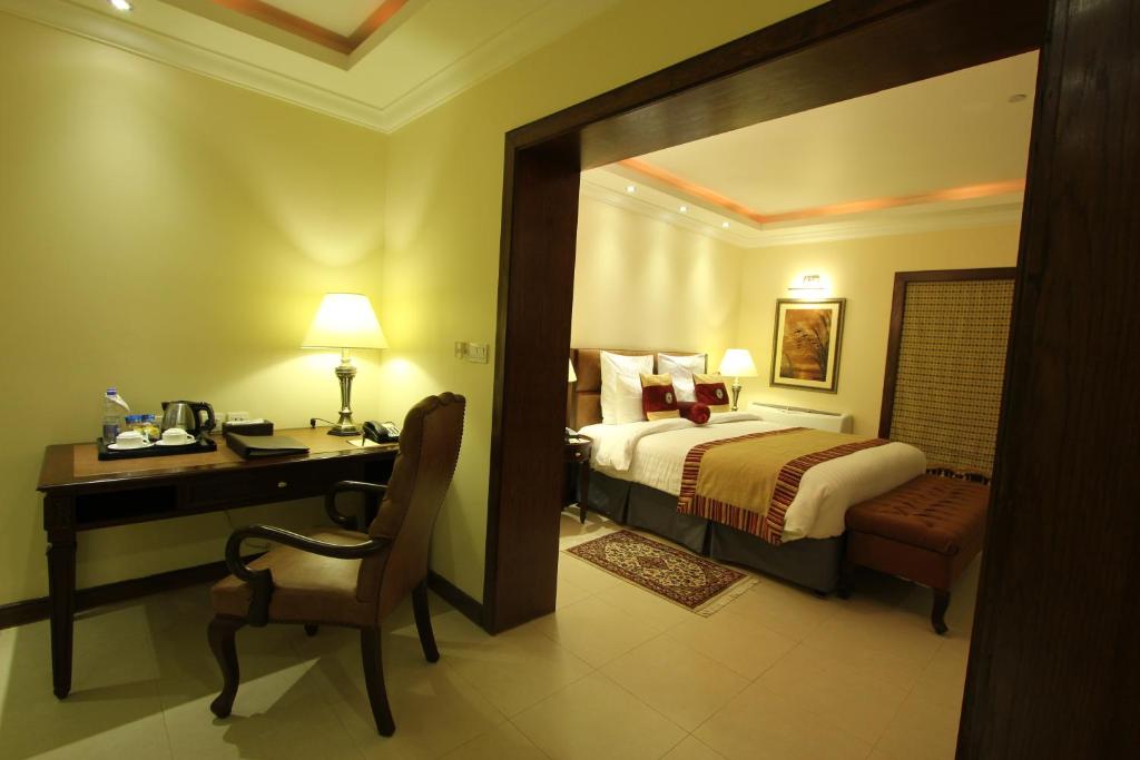 JUNIOR SUITE