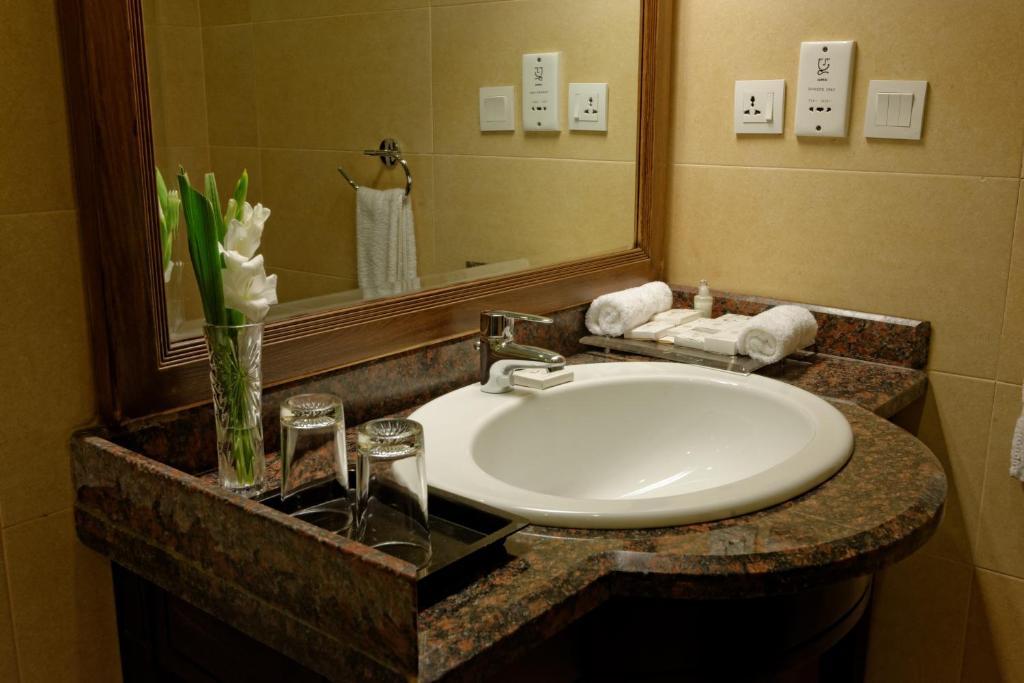 ROYAL SUITE